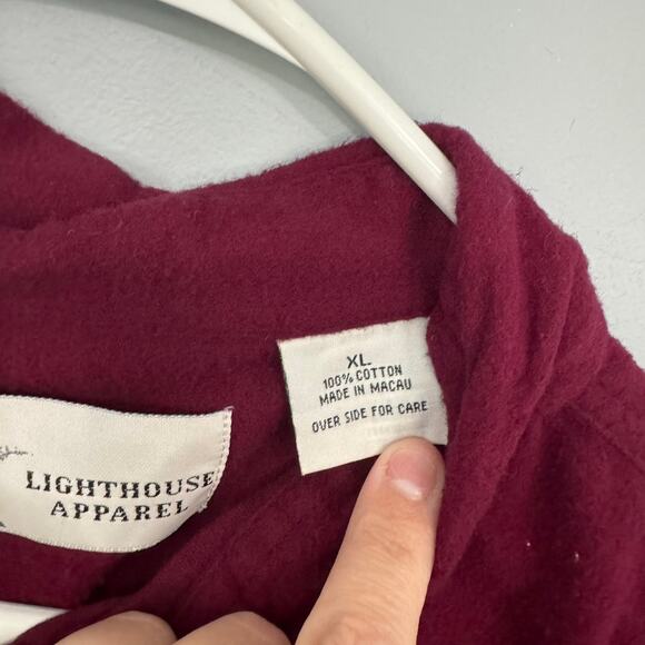 NWOT Lighthouse Apparel Dark Red Snowflake Button Down Top Size XL - Picture 6 of 8